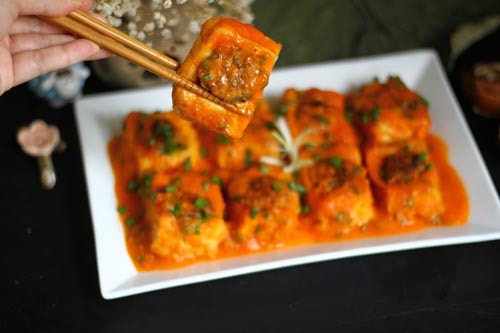 Đậu phụ nhồi thịt sốt cà chua